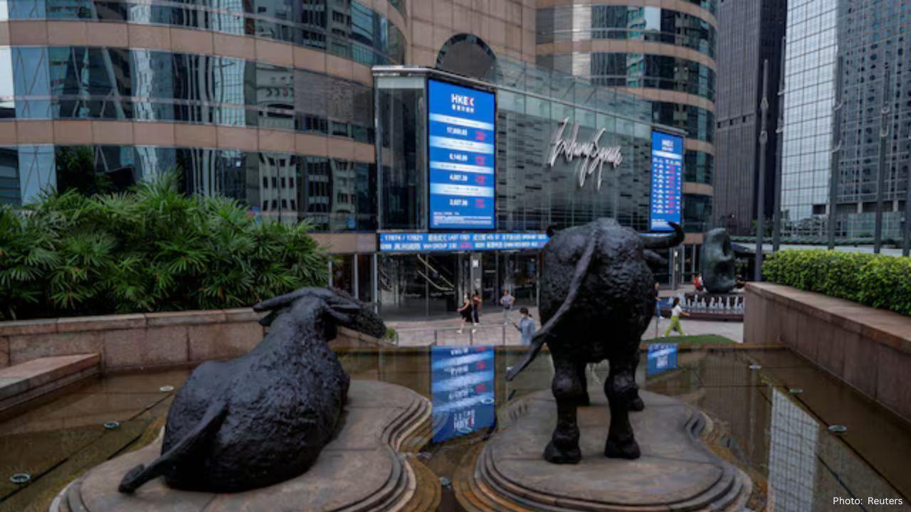 Asian Stock Markets Surge to Record Highs Amidst Oil and Dollar Stability