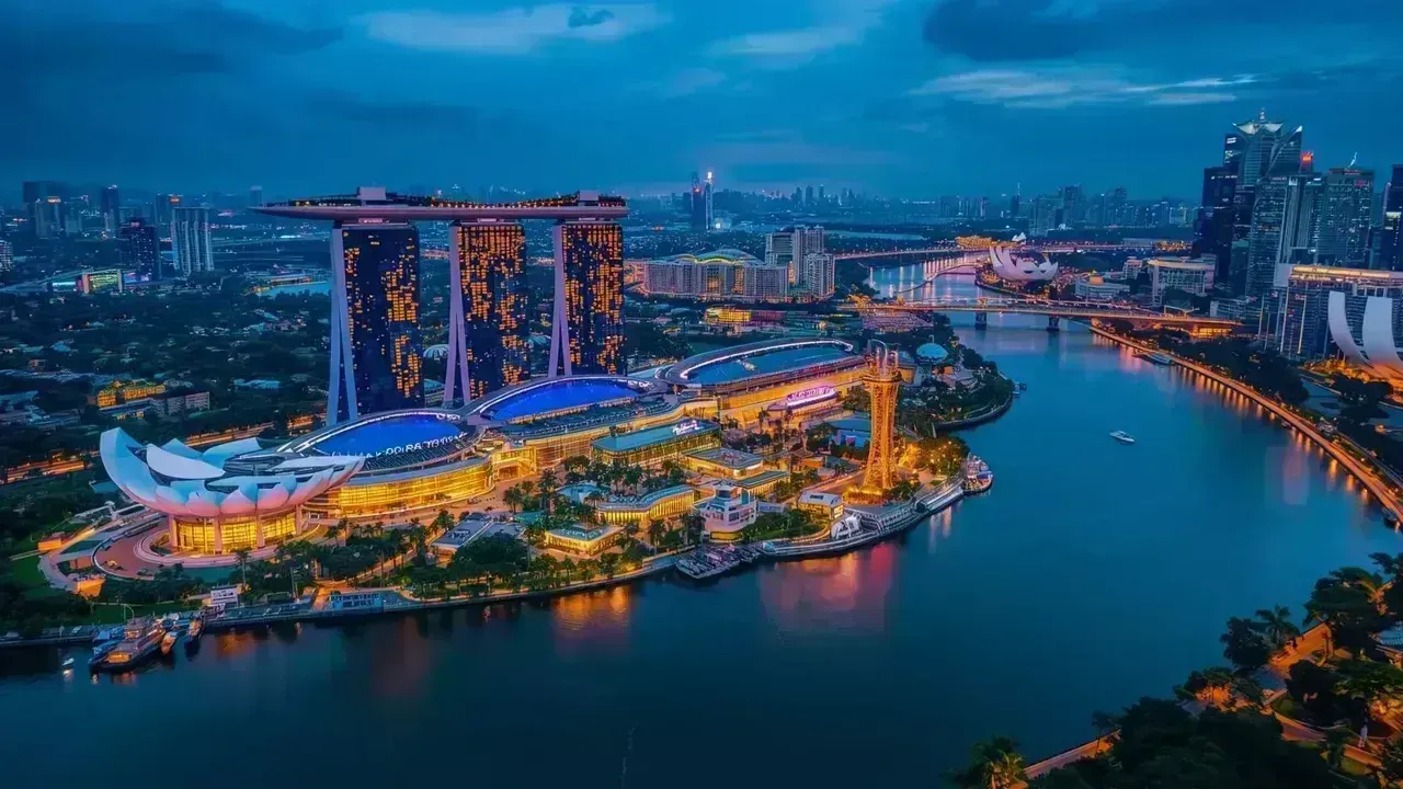 Explore Singapore: A Comprehensive 5-Day Itinerary with Hotel Tips and MRT Guide