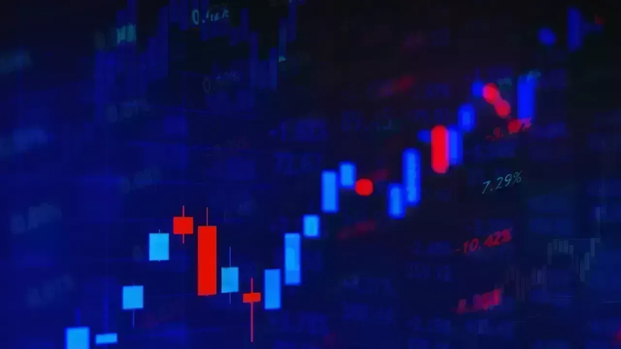 Indian Markets Under Pressure: GIFT Nifty Signals a Soft Start as Global Indices Falter