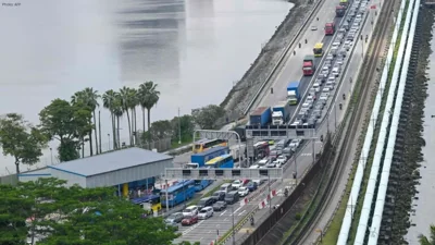 Malaysians Give Up Citizenship to Move to Singapore