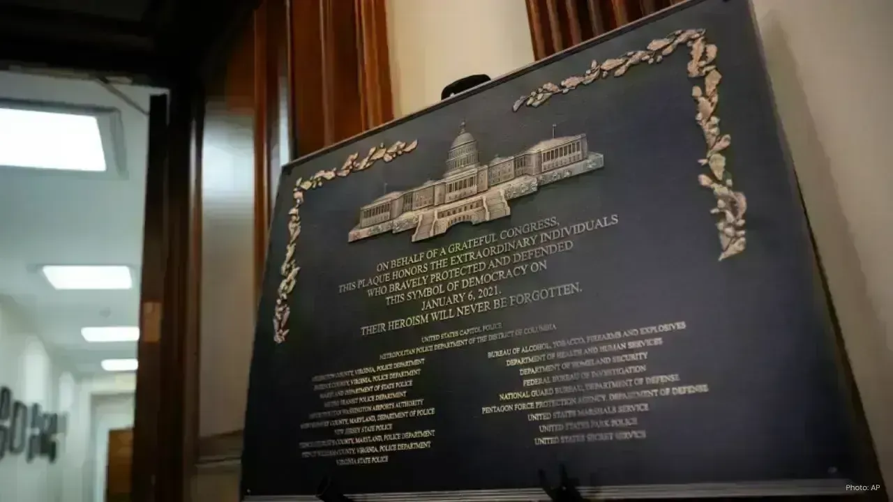 US Senate Endorses Plaque Commemorating Jan. 6 Capitol Police