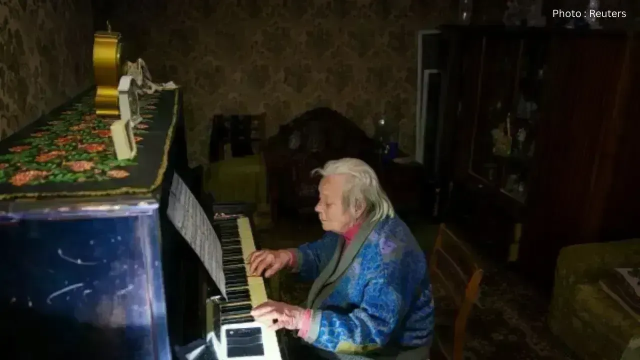 Ukrainians Endure Harsh Winter Due to Russian Attacks on Power Grid