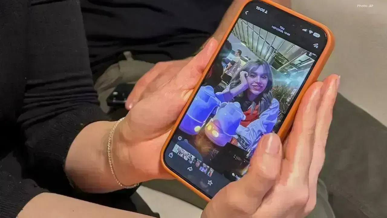 Iranian Family Buries Daughter in Roadside Grave Amid Protest Turmoil