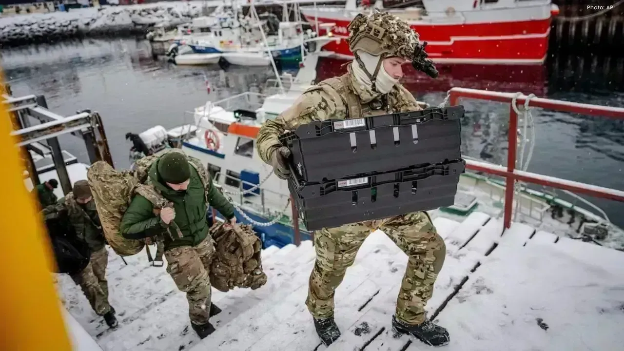 Dispute Over Greenland Escalates as Trump Tariff Warnings Prompt European Alarm