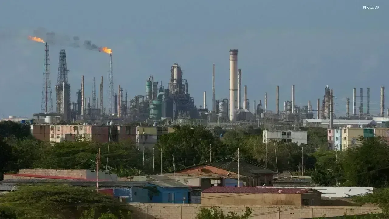 US Captures Seventh Oil Tanker Tied to Venezuela Amid Intervention Strategies