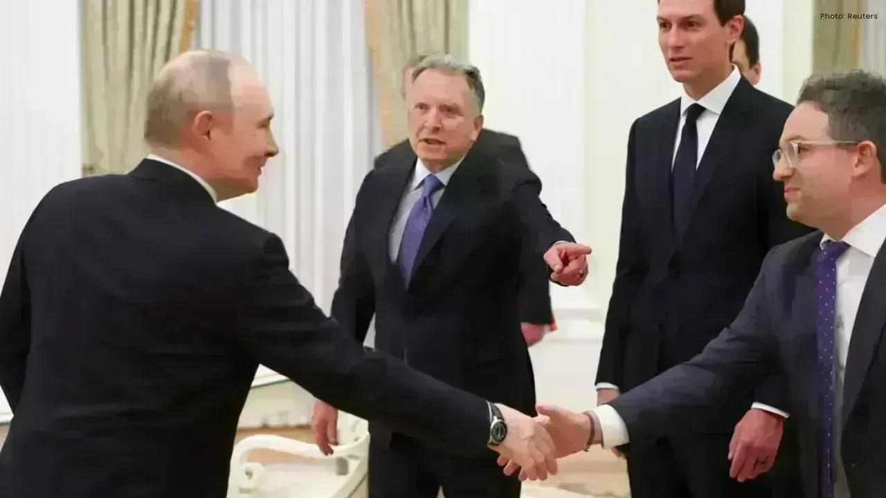 Putin Engages Trump’s Envoys Amid Deadlocked Ukraine Peace Negotiations