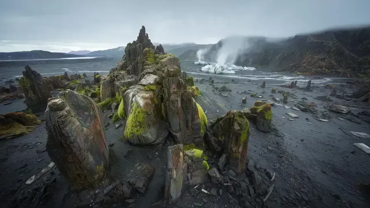 Ultimate Guide to Iceland's Ring Road: Key Stops, Fuel Insights & Accommodation Tips