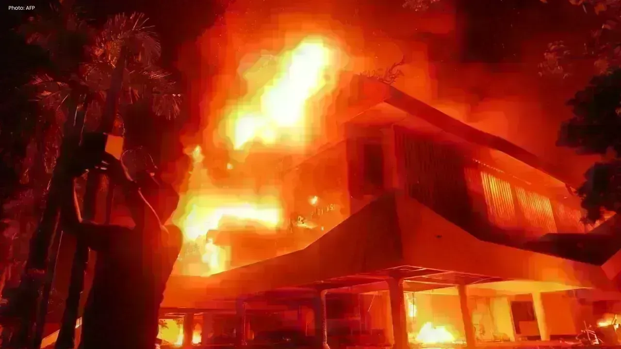 Massive Fire in Central Indonesia Destroys Homes and Schools