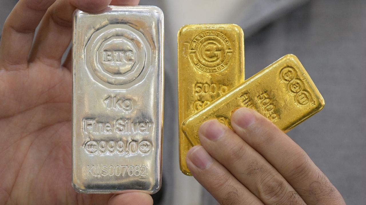 Record Surge in Precious Metals: Silver Above ₹4 Lakh/kg and Gold Near ₹2 Lakh/10 g