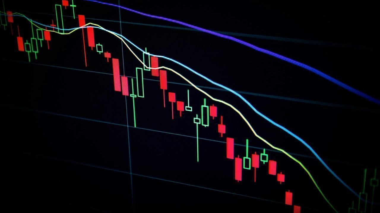 Crypto Markets in Freefall: Nearly $500 Billion Wiped Out Amid Global Uncertainty