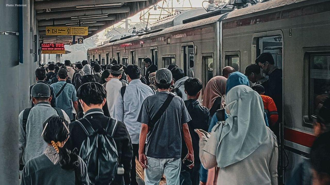 PT KAI Sells 734K Tickets During Eid Rush