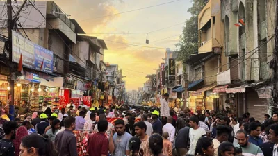 Two Injured in KLCC Photographer Clash