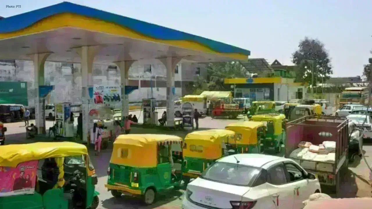 Pakistan Hikes Fuel Prices Amid War Crisis