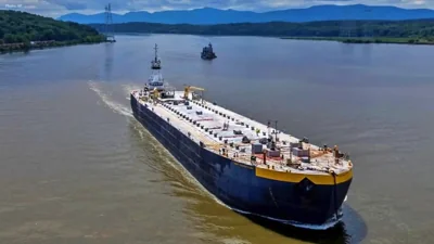 Three Ships Use New Route to Exit Hormuz Strait