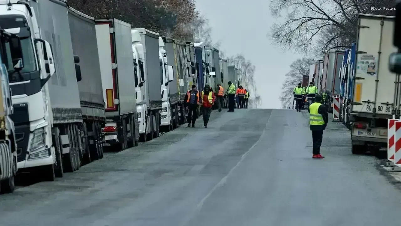 Nova Scotia's Premier Condemns Highway Protests by First Nations