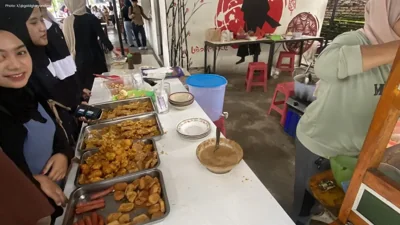 Malaysians Cut Dining Out First Amid Rising Costs