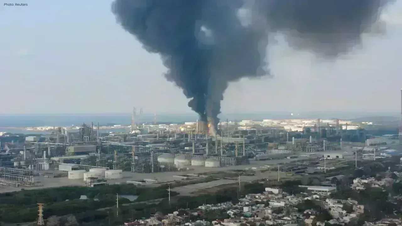 Fire at Mexico's Dos Bocas Refinery Controlled by Pemex, No Injuries Reported
