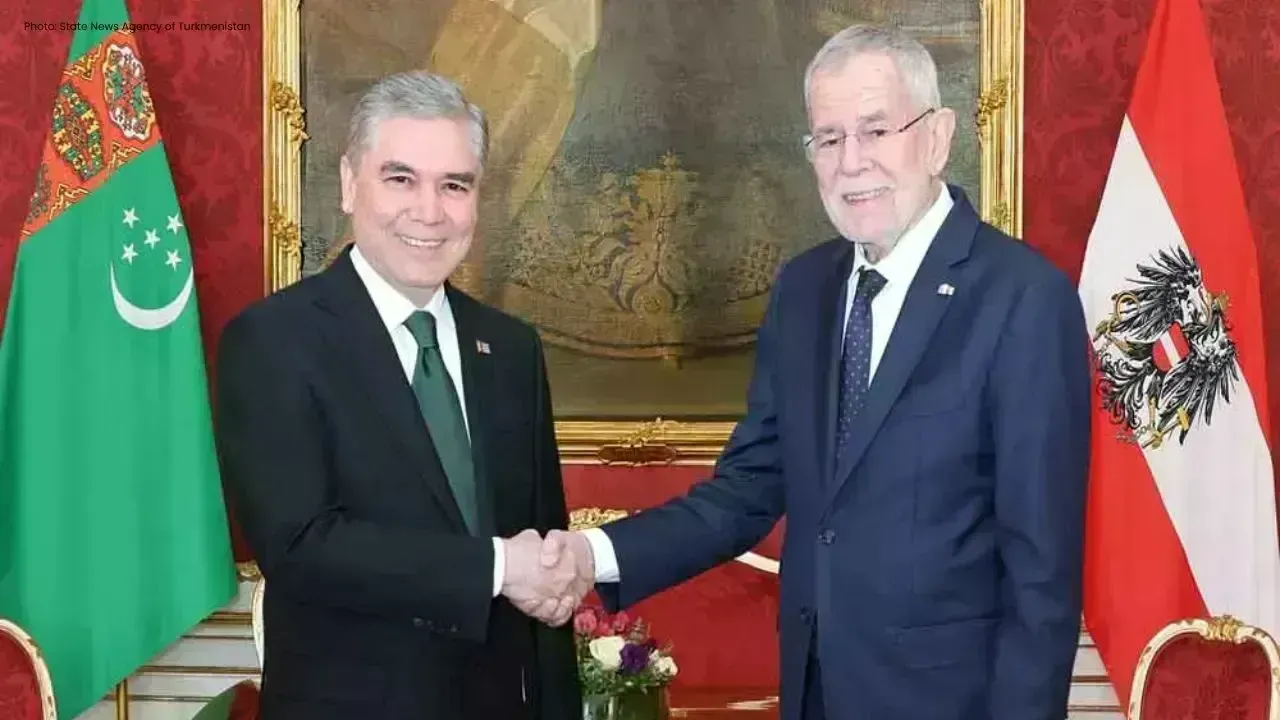 Turkmen Leader Meets Austrian President in Vienna