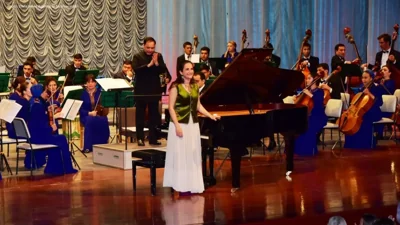 French Piano Concert Celebrates Feminine Beauty