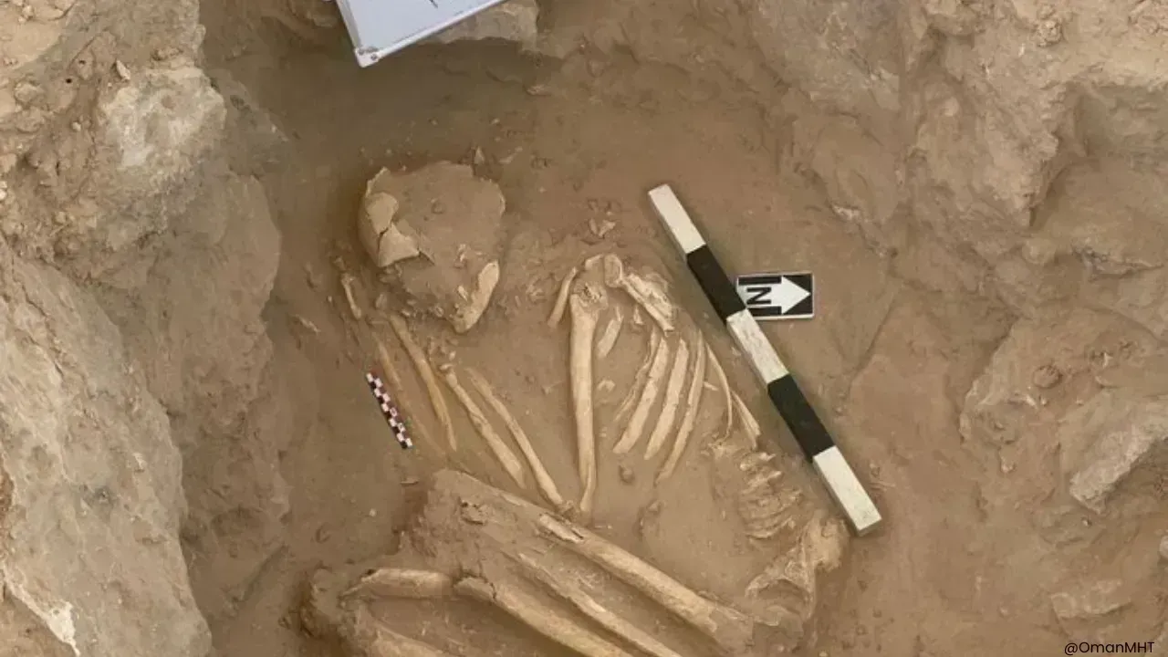 Ancient Graves Unearthed Along Coastal Route in Oman
