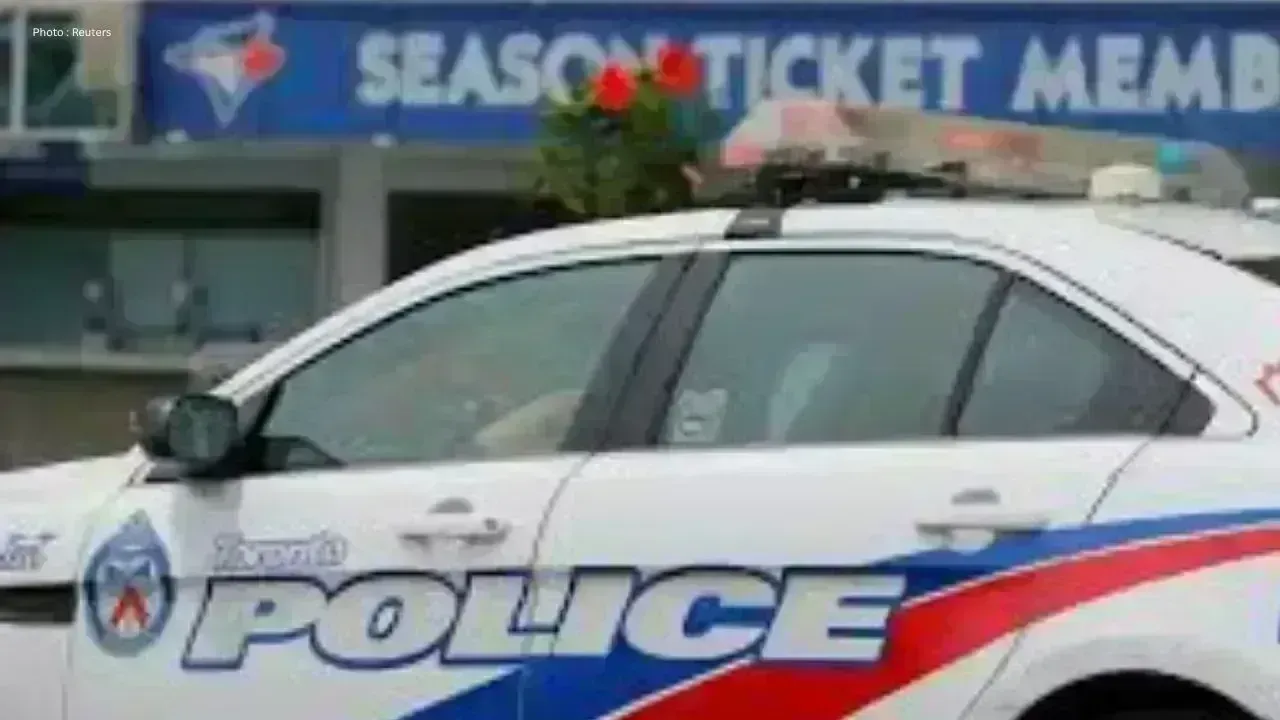 Suspect Sought After Hijab Assault on Toronto Bus