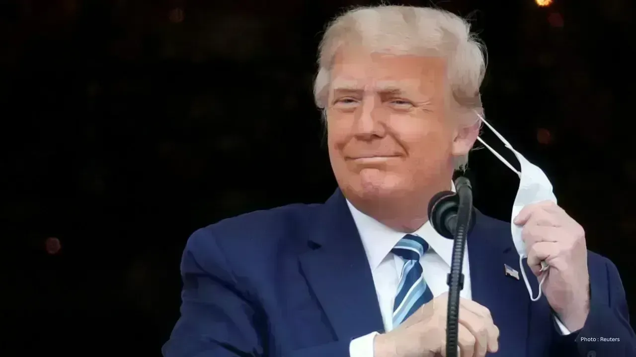 Trump Applauds Iran for Reopening Vital Strait of Hormuz