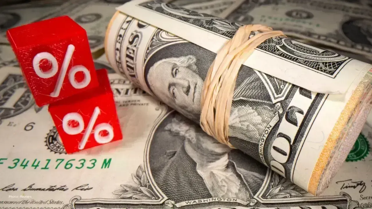 Record High: Canada’s Debt Approaches $2.5 Trillion