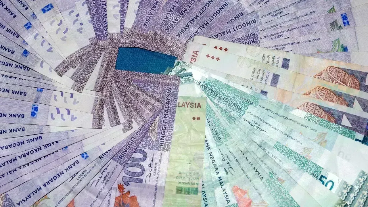 Ringgit steady as strong dollar weighs