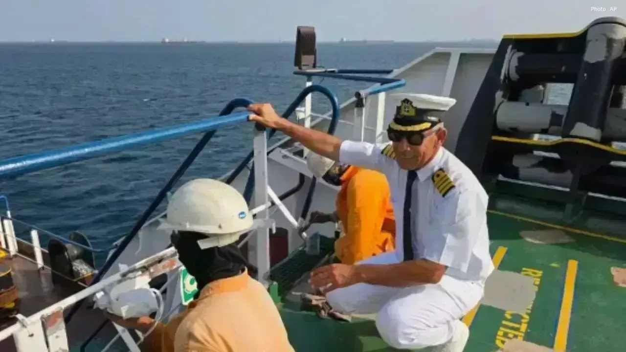 Strait of Hormuz Oil Tanker Threats Heighten Global Trade Risks