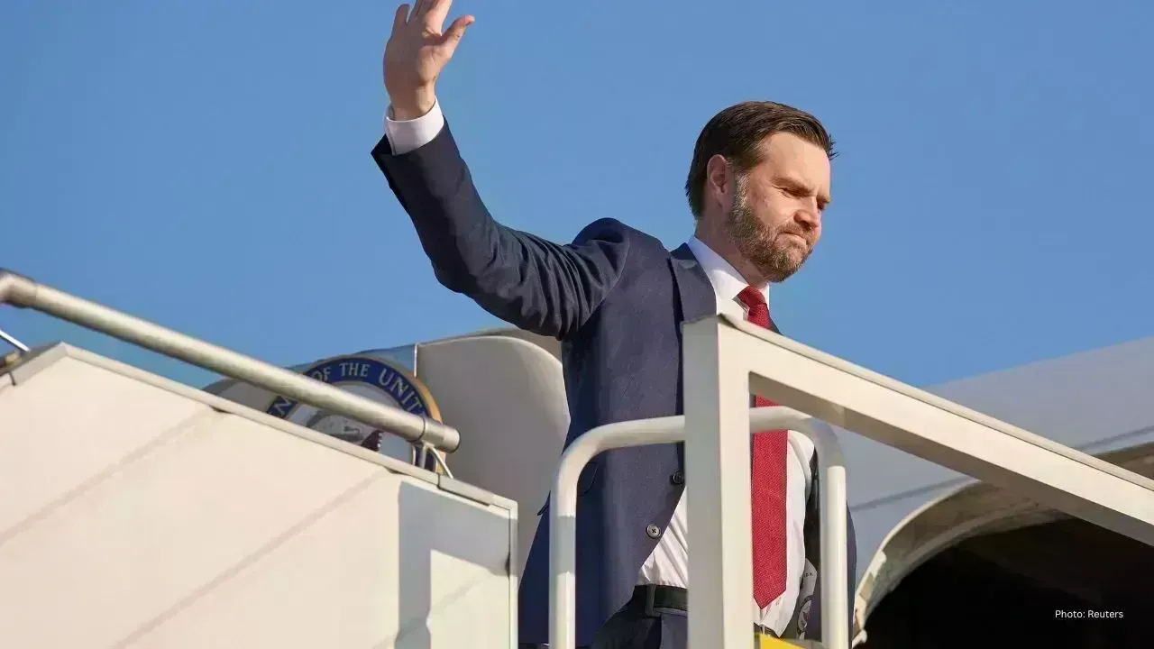 Delay in Vance's Pakistan Visit Amidst Stalled US-Iran Talks