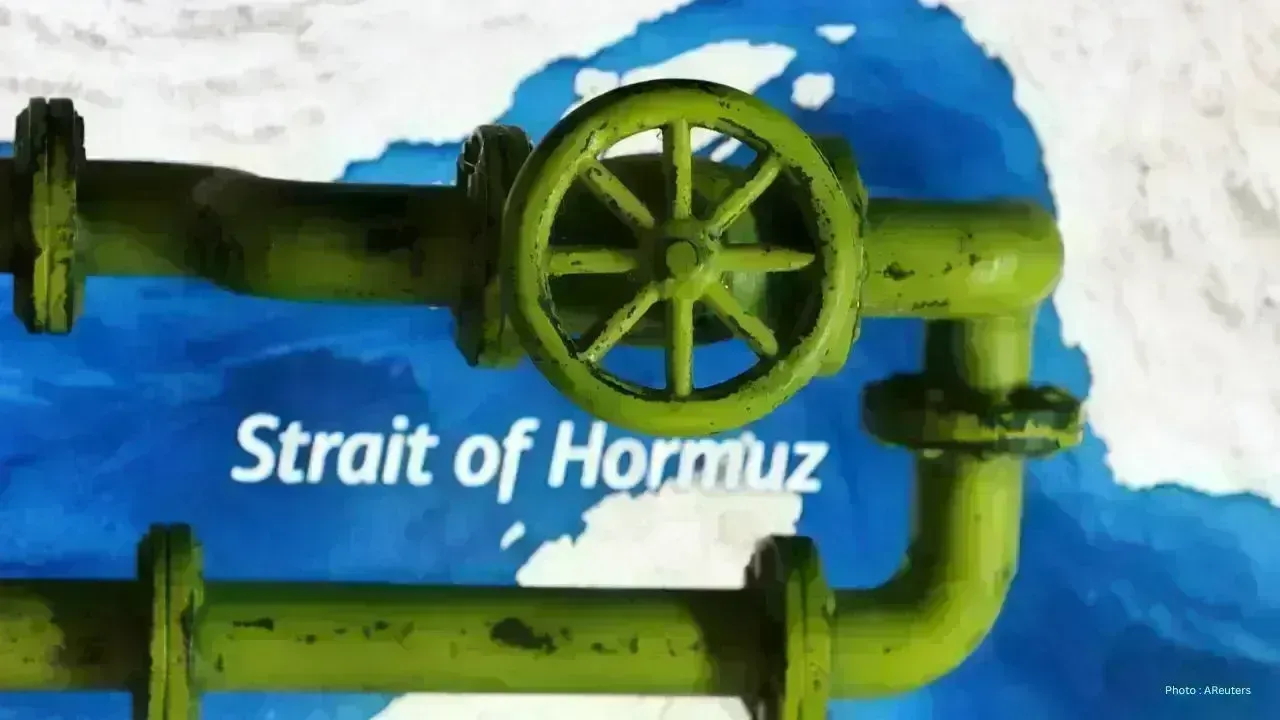 Middle Eastern Oil Producers Explore Alternatives as Hormuz Closes