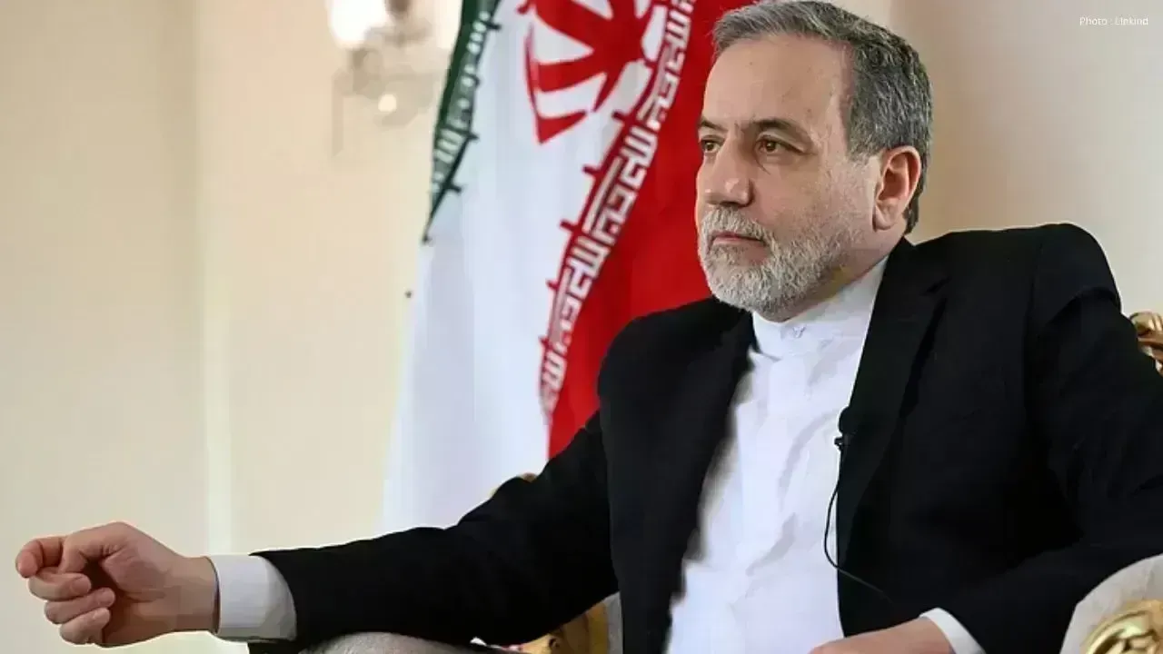 Iran's Foreign Minister Engages with Pakistan's Army Chief as US-Iran Dialogue Hangs in the Balance