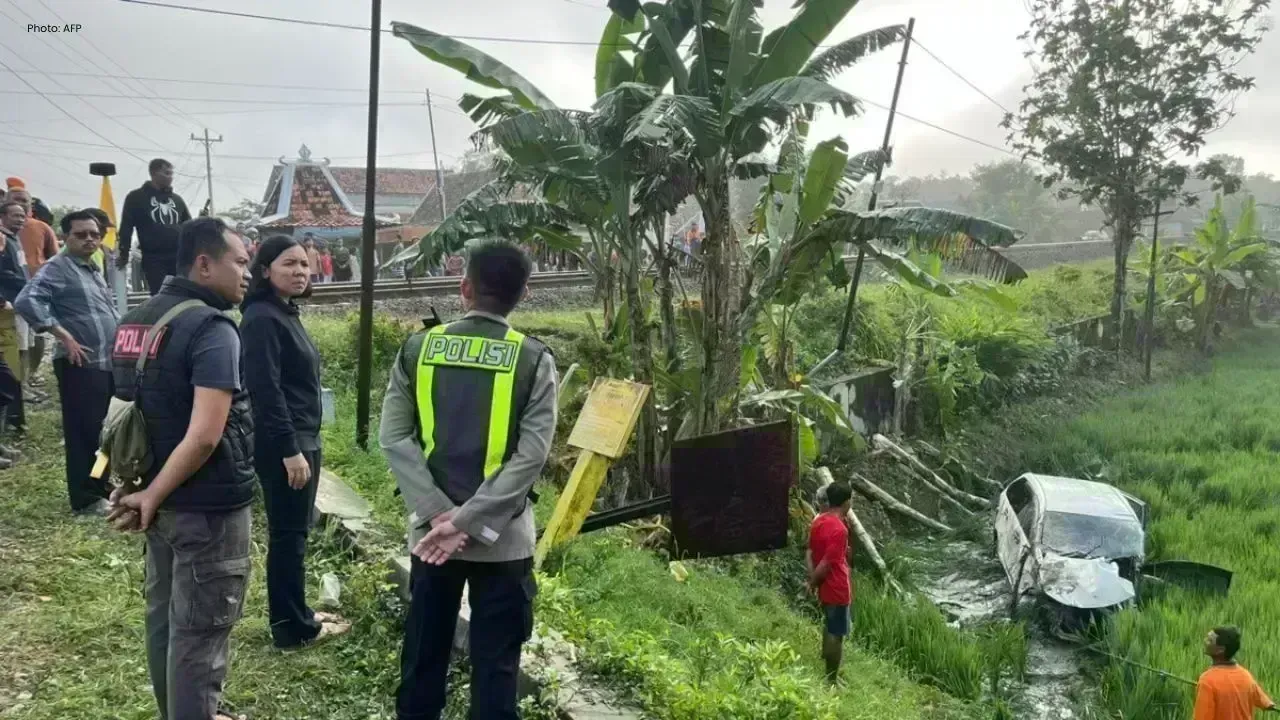 Central Java train crash kills four people