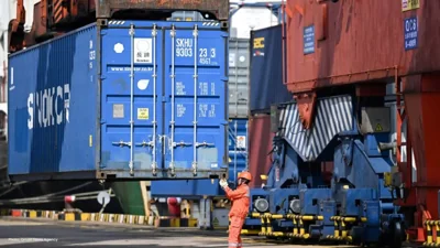 China Services Sector Shows Strong Growth