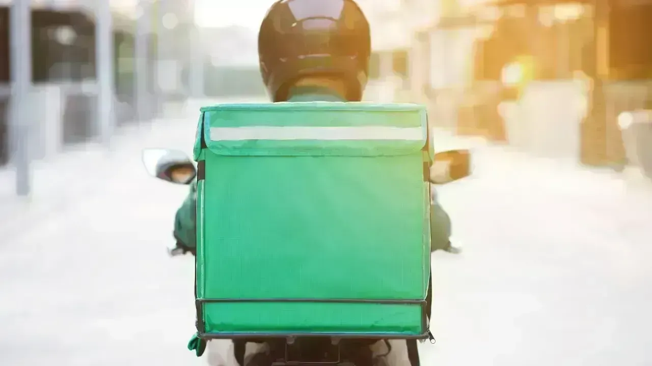 Abu Dhabi's New Ban on Delivery Motorcycles on High-Speed Roads Starts May 15