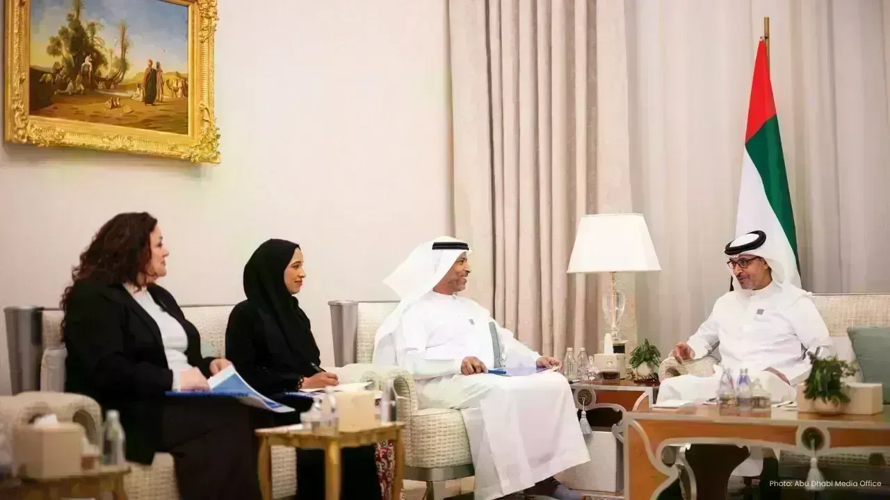 Sheikh Hazza Discusses Innovative Research at Khalifa University