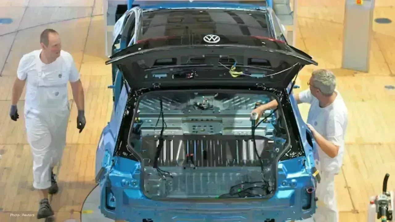 Auto Industry in Germany Faces Job Cuts Amid Electrification Shift