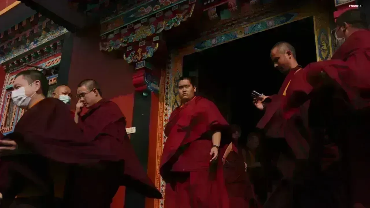 US Teen Lama Begins Spiritual Journey