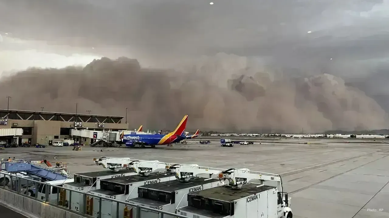 Severe Dust Storm and Wind Gusts Disrupt Southern Manitoba