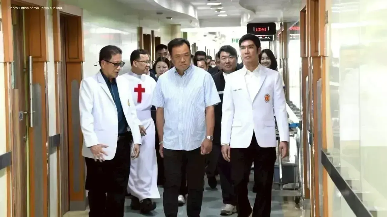 PM Visits Bangkok Train-Bus Crash Victims