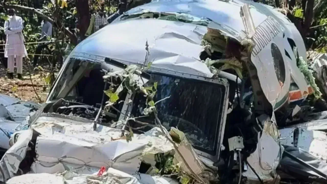 Emergency Vehicle Plunges Into Annapolis Royal Wharf in Nova Scotia