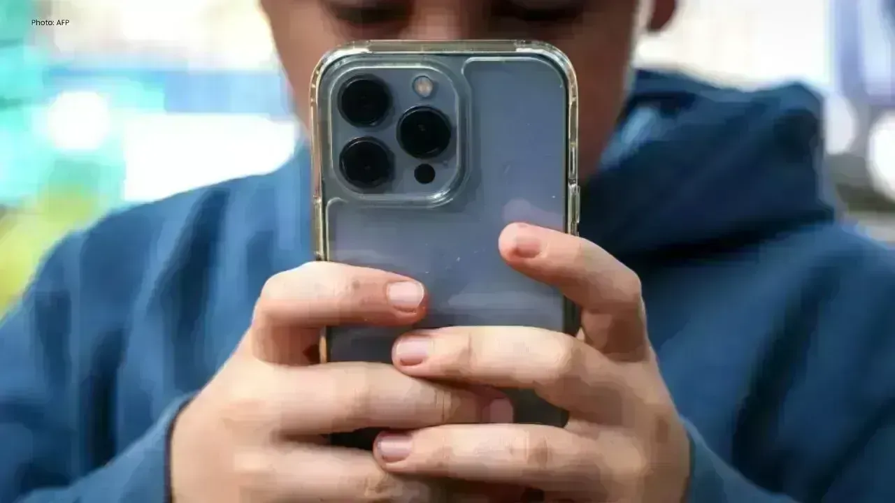 UK Warns TikTok, YouTube Over Child Safety