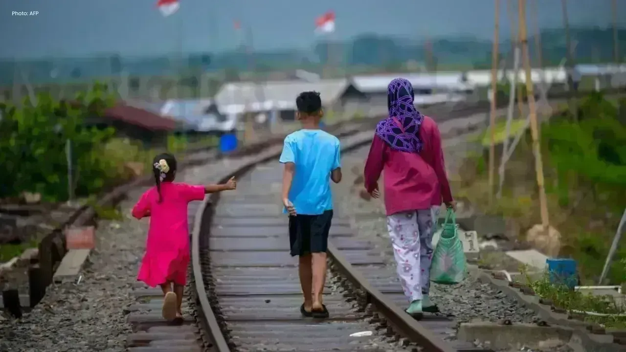 Indonesia Closes 172 Illegal Rail Crossings
