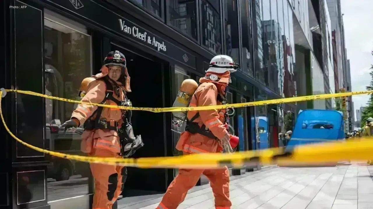 Nineteen Hospitalized After Uncertain Smell Prompts Emergency in Tokyo Mall