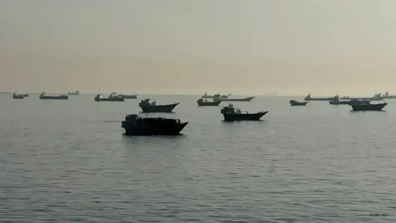 US Military Strikes Iranian Targets While Diplomatic Talks Progress in Qatar