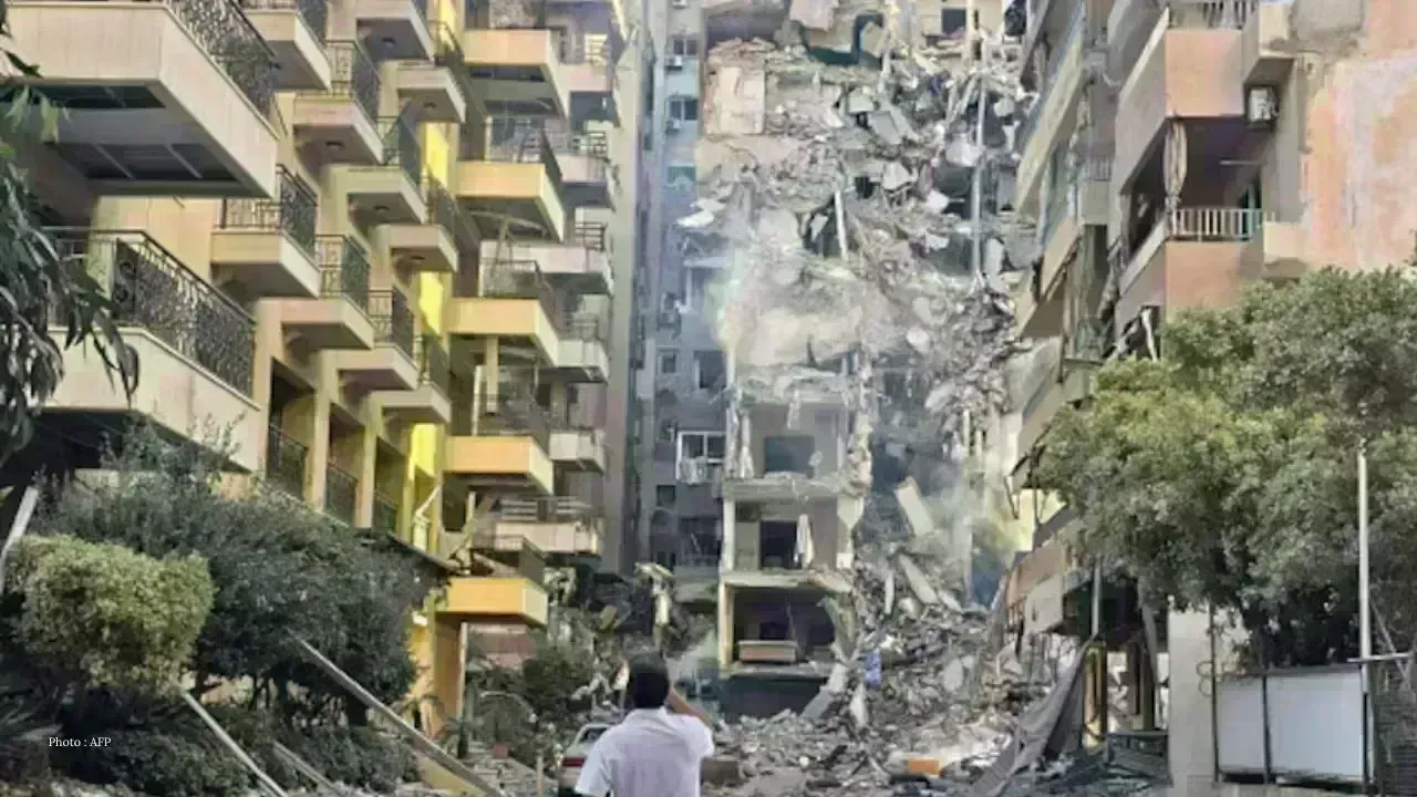 Israeli Airstrikes Target Beirut Suburb, 14 Dead in Southern Lebanon