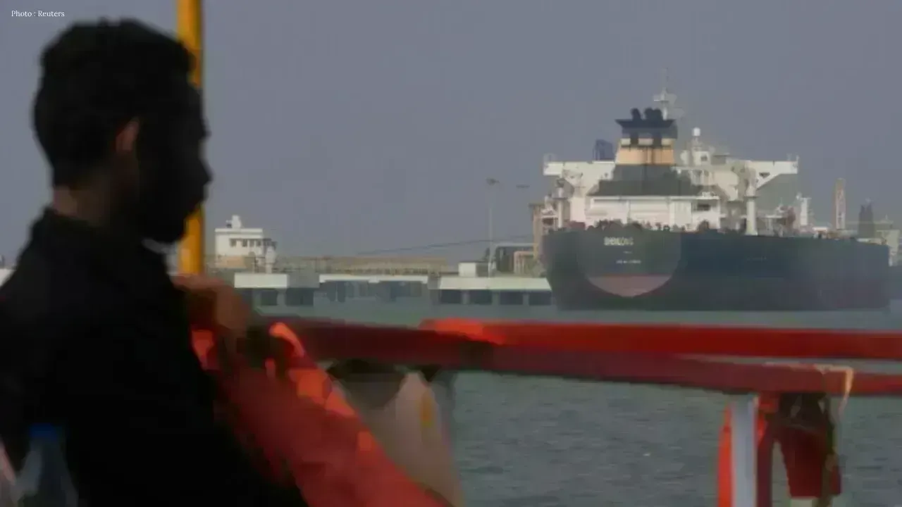 US Imposes New Sanctions on Iranian Oil Amid Ongoing Negotiations