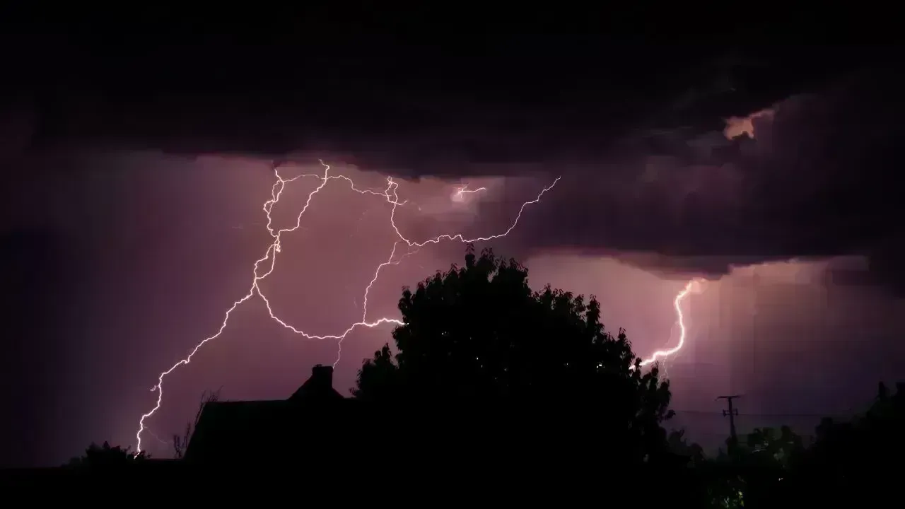 Thunderstorm Alert Issued Across Malaysia Tonight