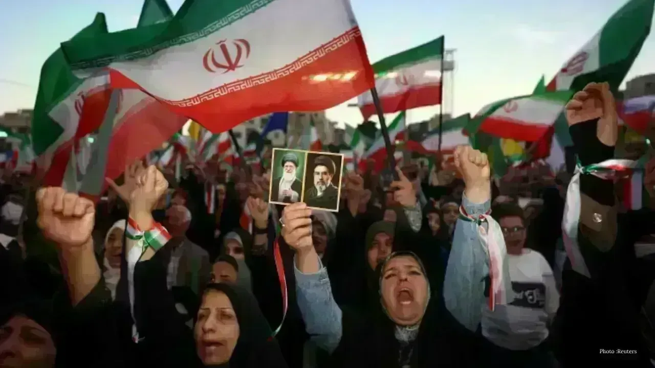 Tehran Erupts in Celebration Amid Missile Attacks on Israel