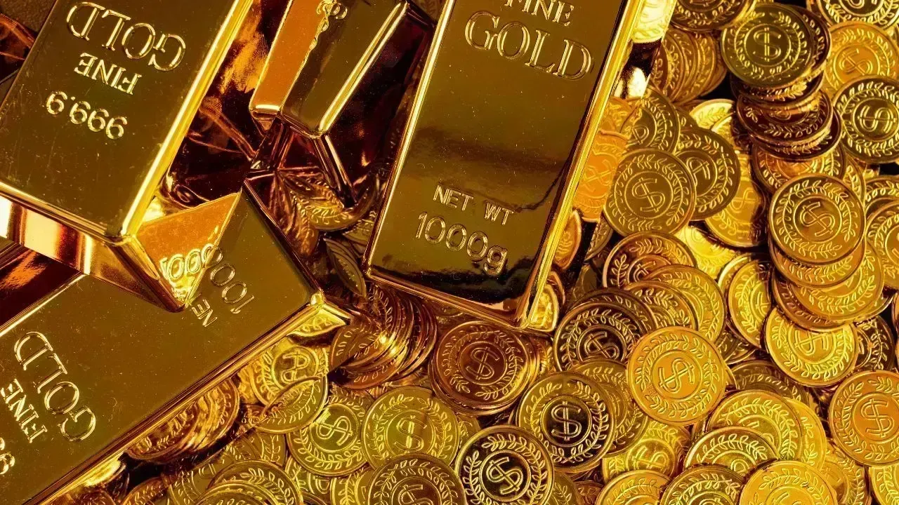 Gold Prices Stabilize Following Two-Month Low; Silver Dips